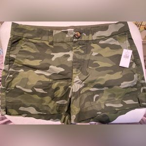 Old Navy Camo Shorts Size 6 New with tag